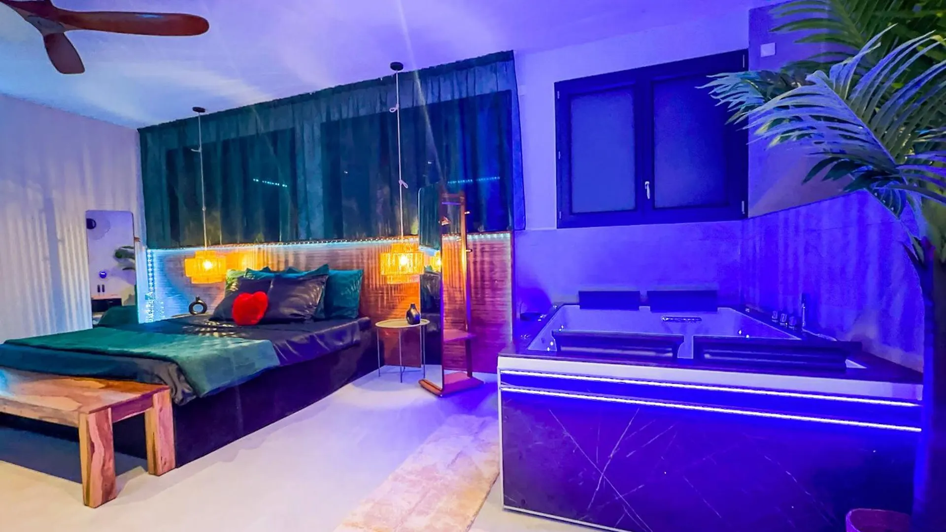 Yetişkin Oteli Serenity Suite - Love Room Vénissieux Fransa