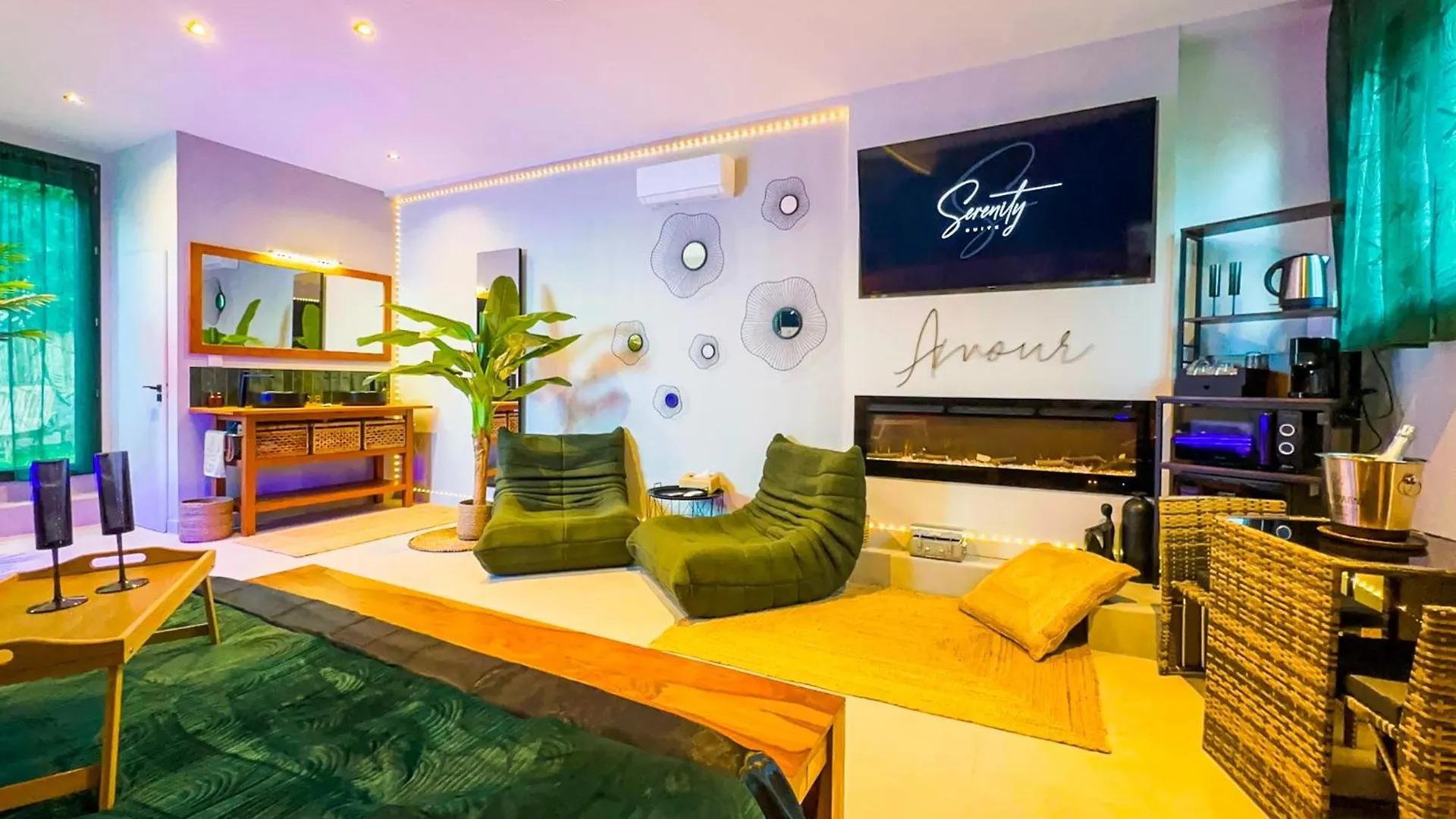 Serenity Suite - Love Room Vénissieux 0*,