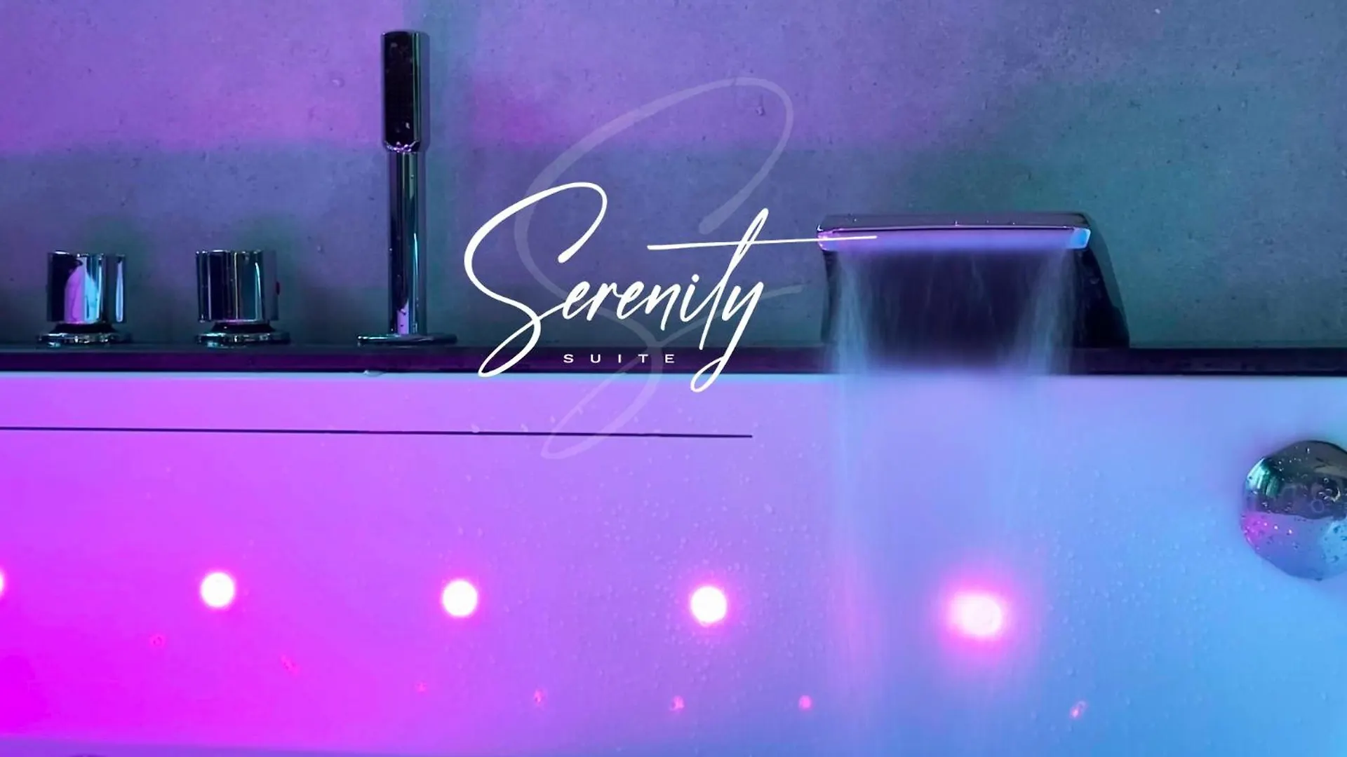 Serenity Suite - Love Room Vénissieux 0*,