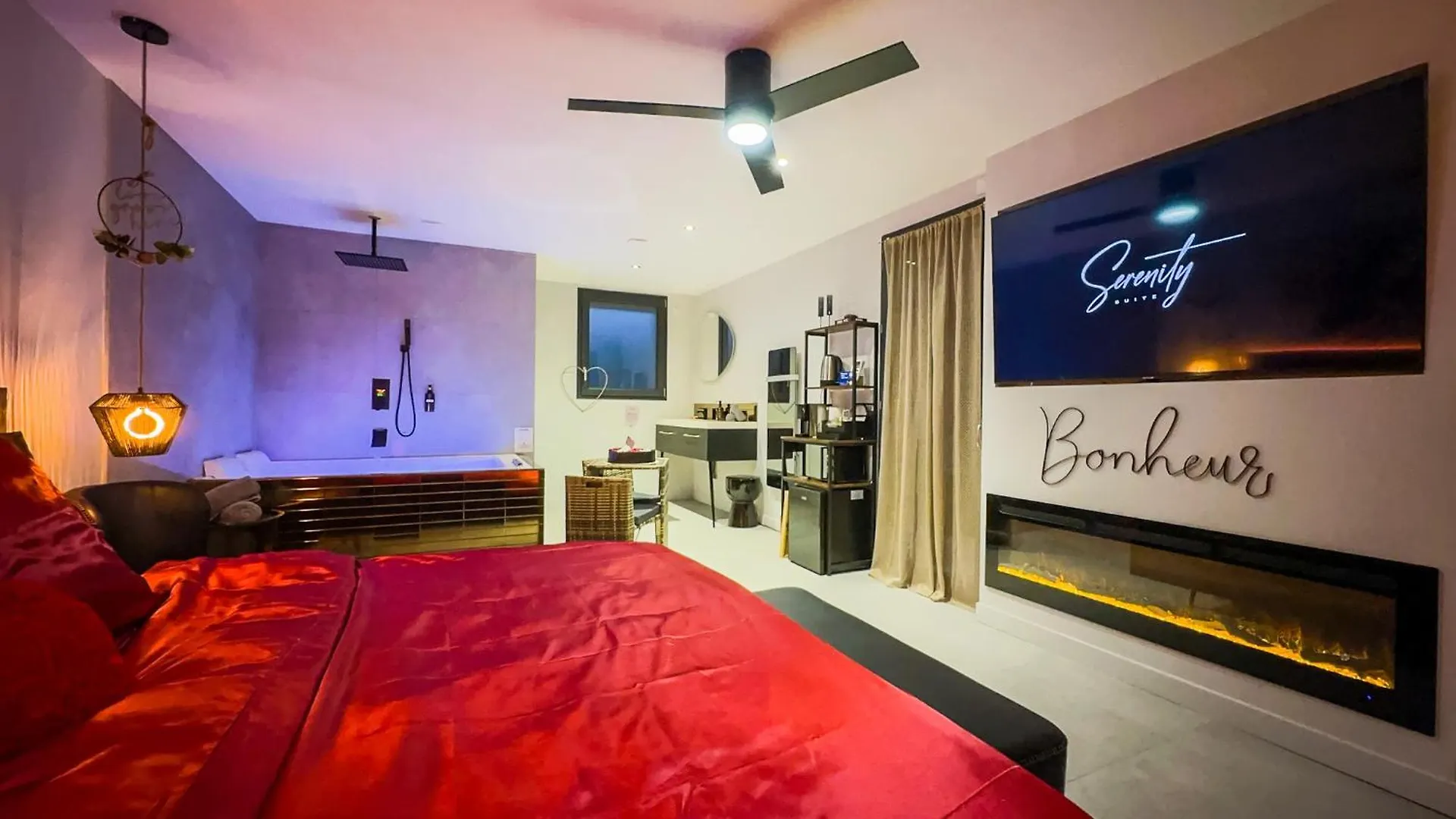 Serenity Suite - Love Room Vénissieux Fransa