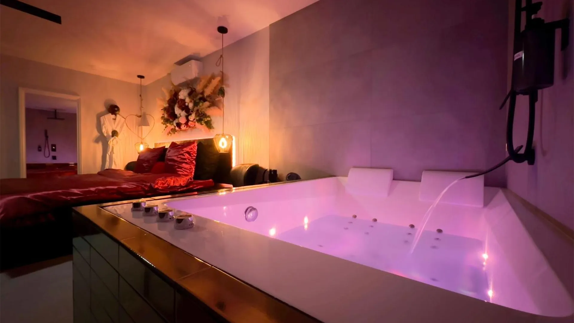 Serenity Suite - Love Room Vénissieux