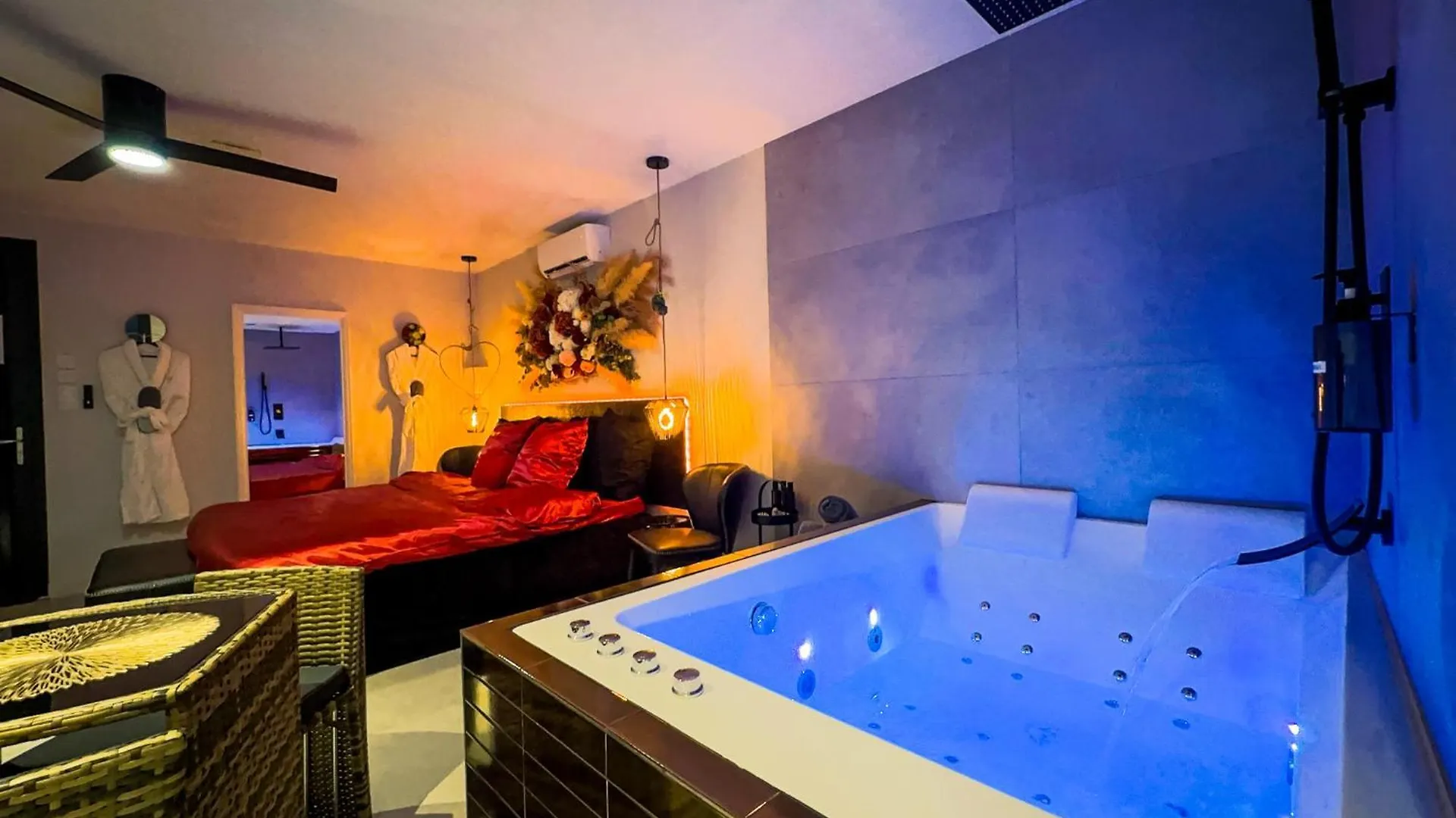 Yetişkin Oteli Serenity Suite - Love Room Vénissieux